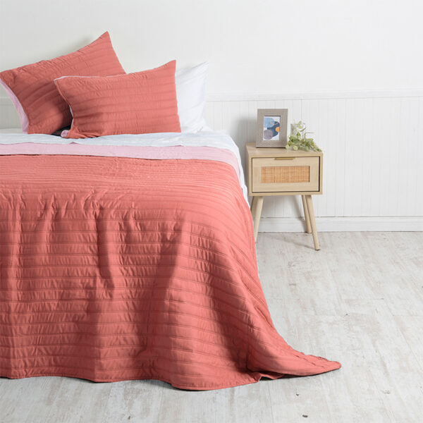 Quilt Toledo Liso 2 Plazas / Terra y Rosado
