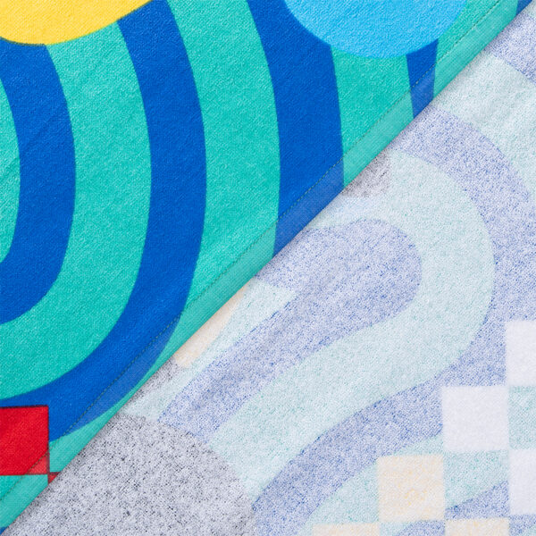 Toalla de Playa 70x140cm. / Mickey Geométrico - Mashini - Imagen 2