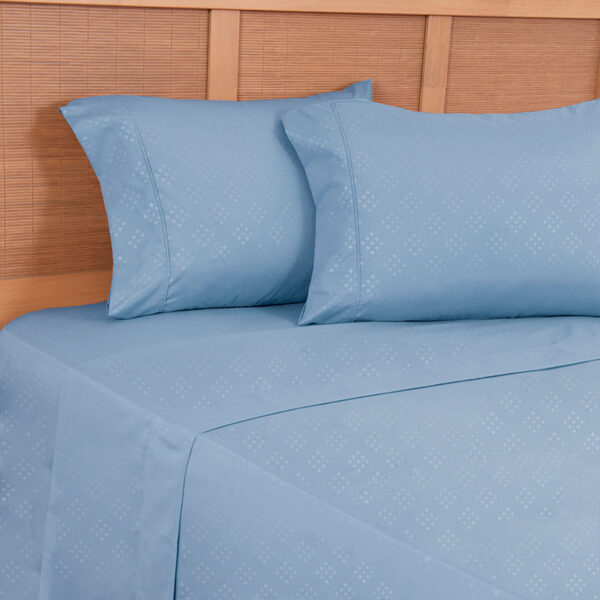 Sábana Microfibra Embossed 2.5 Plazas / Celeste - Plumetti - Imagen 3