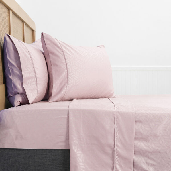 Sábana Microfibra Embossed 2.5 Plazas / Rosado - Plumetti - Imagen 4